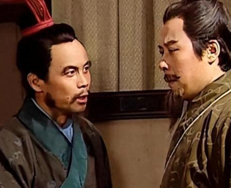 卧龙凤雏在侧,刘备缘何折戟天下?